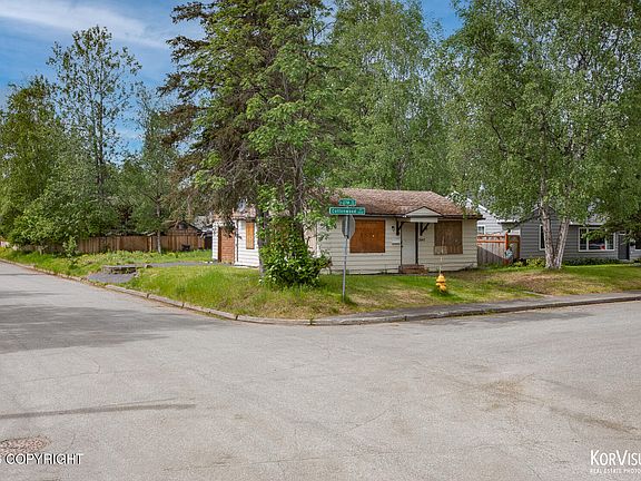 4th image of 2642 Cottonwood St