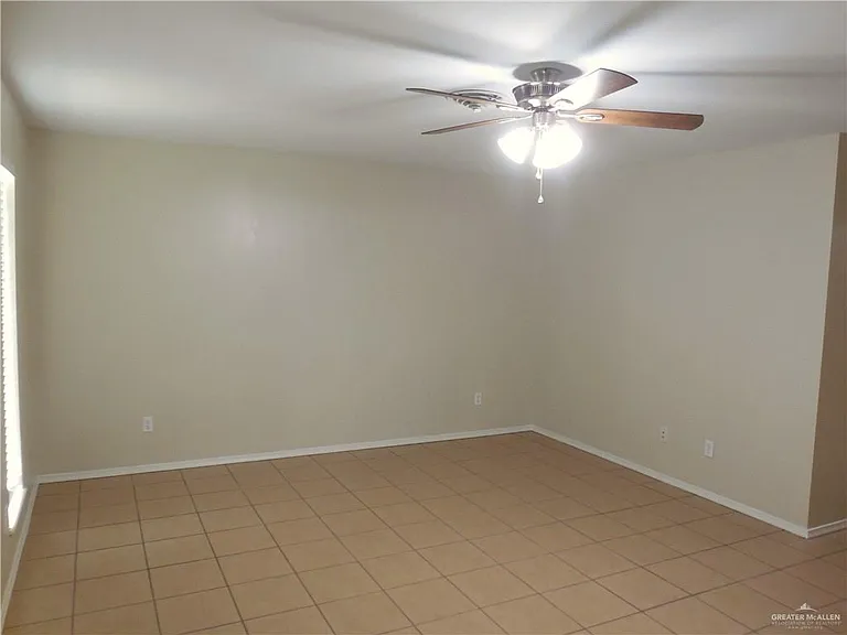 118 E Iris Ave — Photo 15