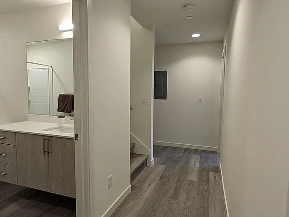 4th image of 1844 S King St Unit 1