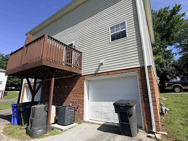 1022 Hillcrest Ave — Photo 14