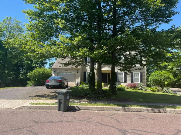 116 Live Oak Dr, Quakertown, PA 18951