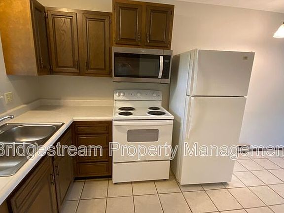 2nd image of 52 Candlewood Ct