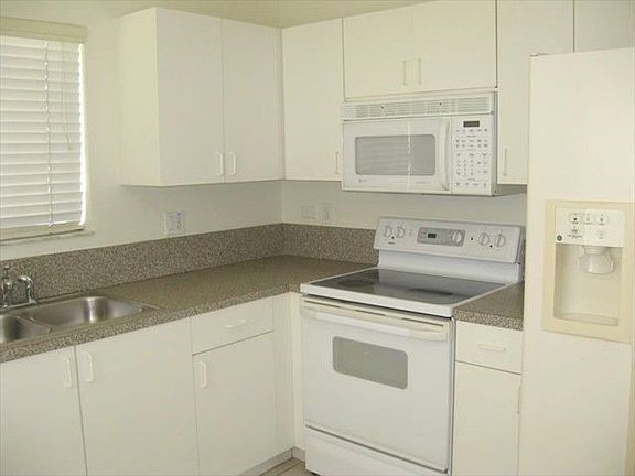 3rd image of 1114 SW 44th Ave
