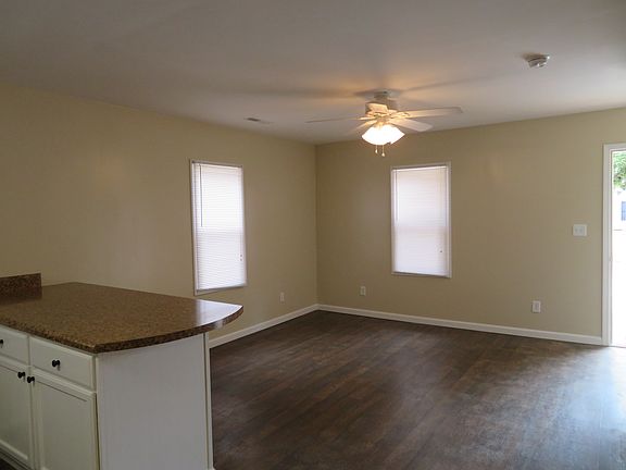4th image of 222 W Roosevelt Dr