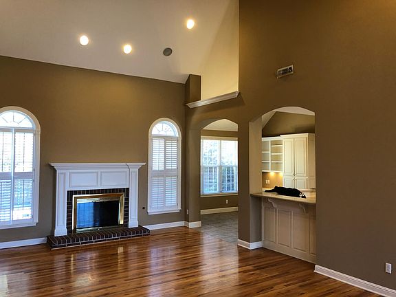 3rd image of 5303 S 44th Pl