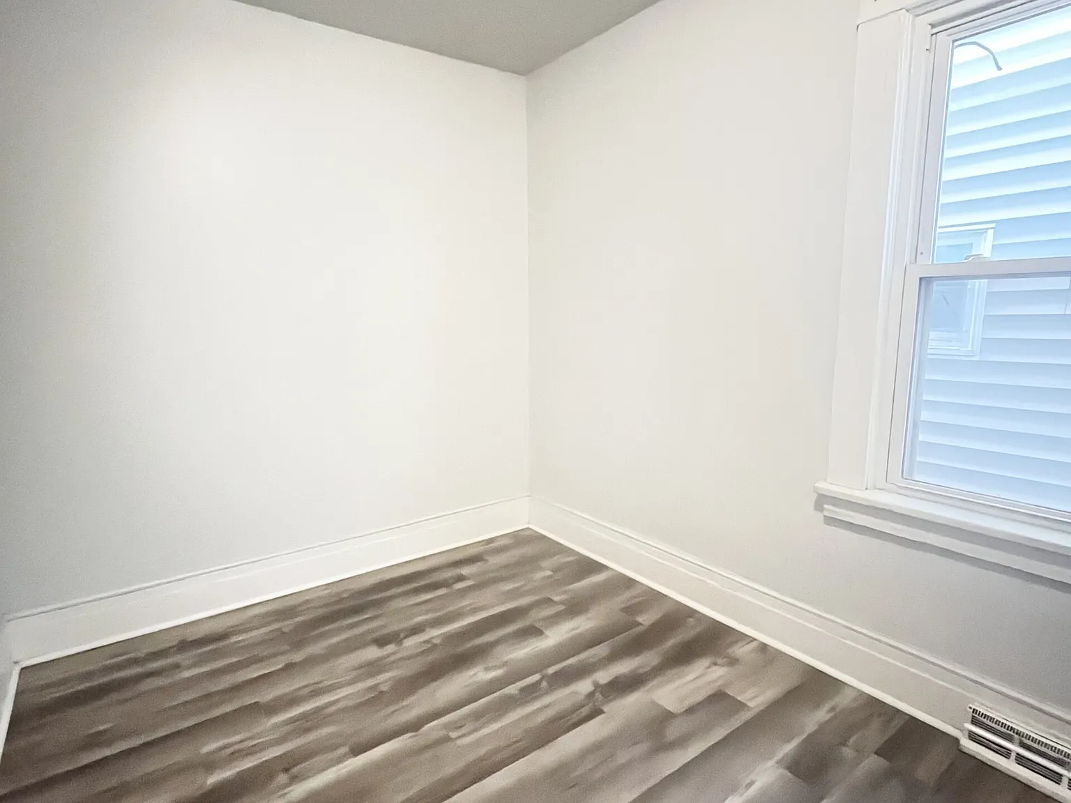 2099 Niagara Street - 1 — Photo 3