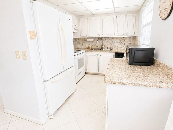 2nd image of 5 Suffolk Dr #A