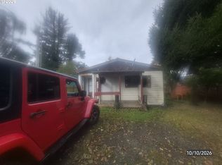 1047 S Easy St, Rockaway Beach, OR 97136