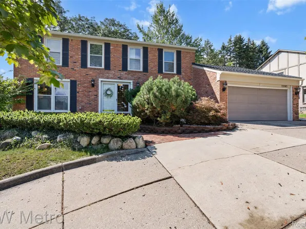 25583 Bridlepath Ln, Farmington Hills, MI 48335