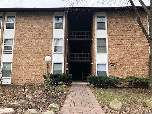 1st image of 5541 E Lake Dr APT B