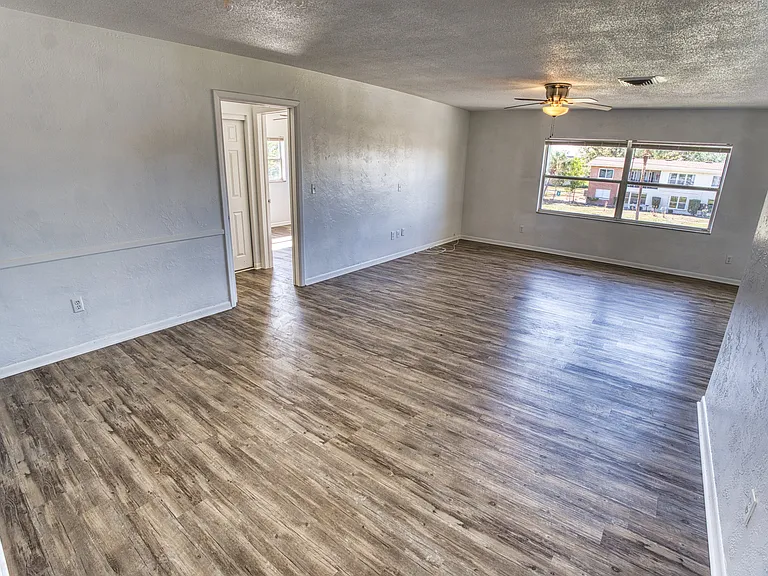 4545 Overlook Dr NE #C — Photo 8