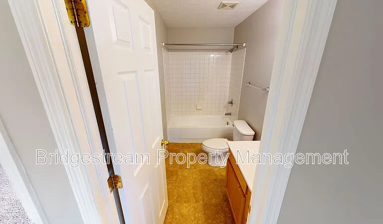 8694 Plum Creek Ct — Photo 6