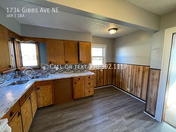 5th image of 1734 Gibbs Ave NE