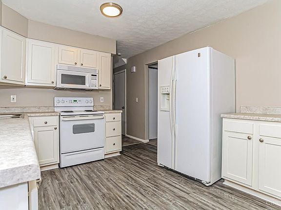 3rd image of 846 Wesleyan Dr