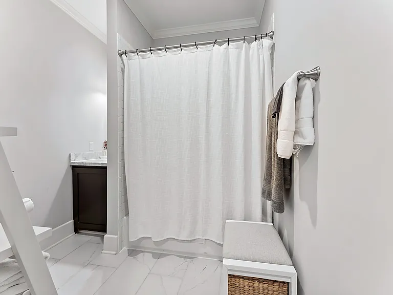 1504 Knox St — Photo 7