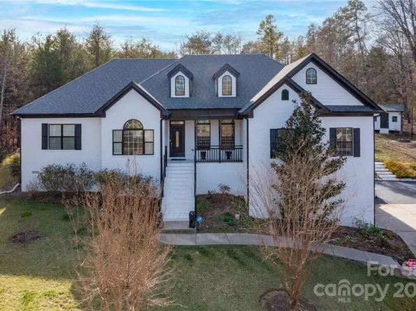 414 Breezewood Dr, Charlotte, NC 28262