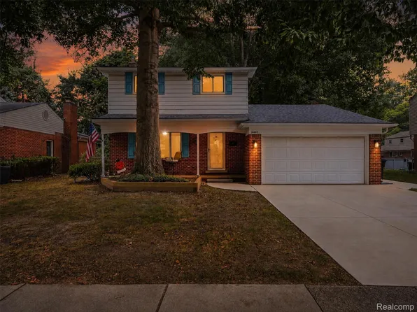 14440 Hubbard St, Livonia, MI 48154