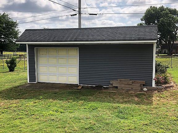 5th image of 205 Smith Ln