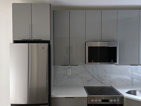 3rd image of 170 W 109th St APT 4R