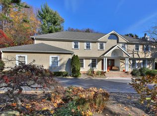 24 Hillandale Dr, Red Bank, NJ 07701