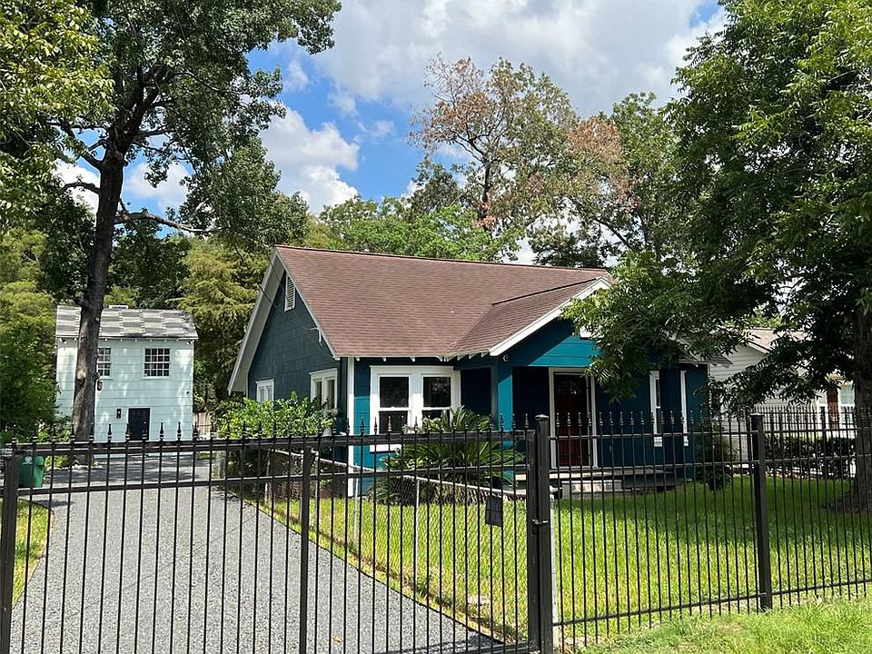 1st image of 607 Westford St