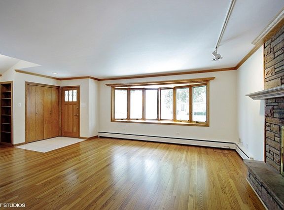 3rd image of 3027 Pearl St
