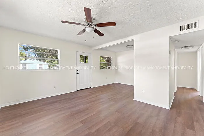 94 Lewis St — Photo 3