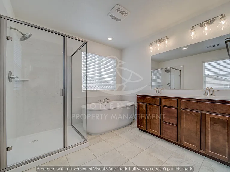 638 Valencia St — Photo 26