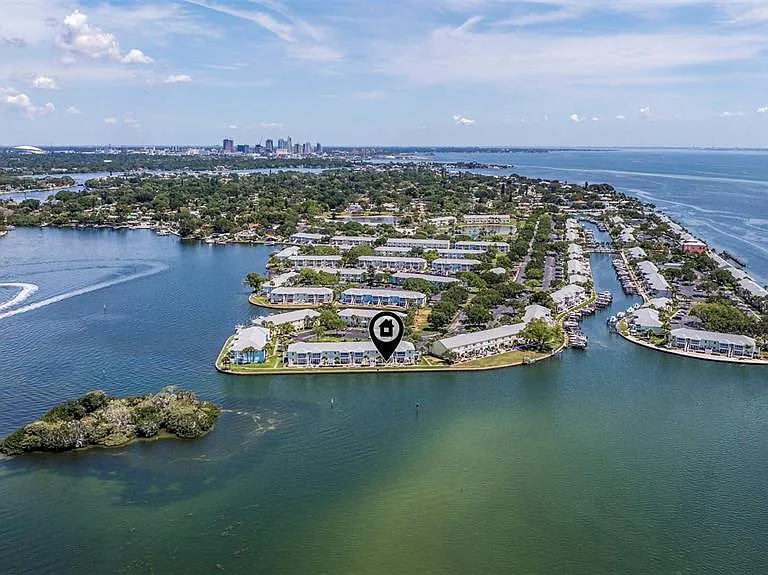 5266 Beach Dr SE #B — Photo 27