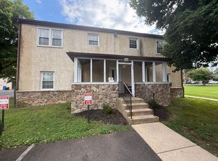 50 Walnut Ave APT 2B, Newtown, PA 18940