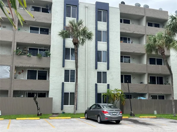 10000 NW 80th Ct APT 2166, Hialeah Gardens, FL 33016