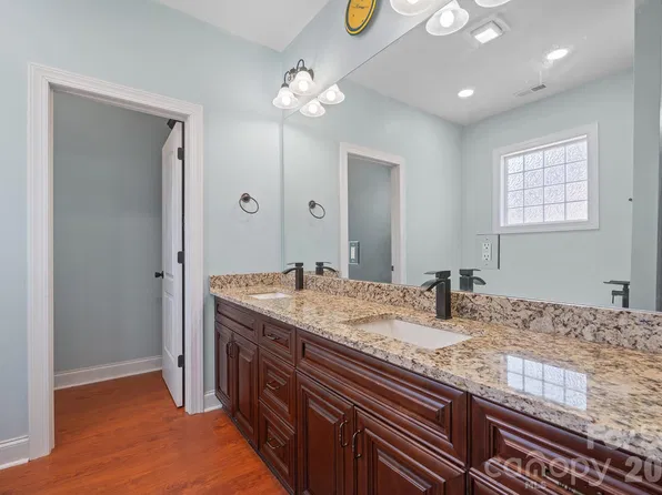 101 Long Meadows Dr, Shelby, NC 28086