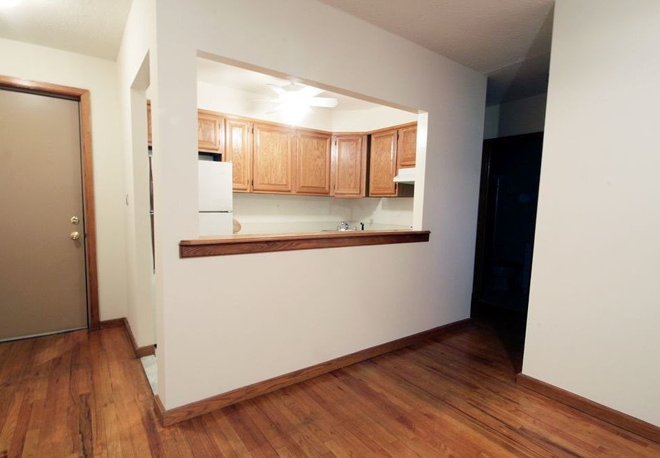 1st image of 3244 31st St APT 1C