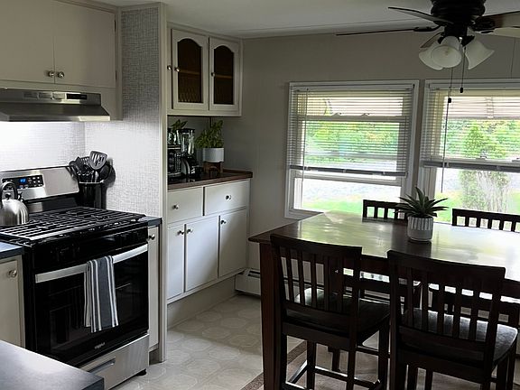 3rd image of 75 Frost Hill Ave
