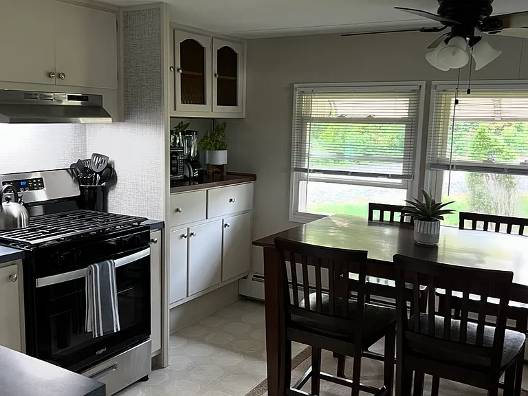75 Frost Hill Ave — Photo 3