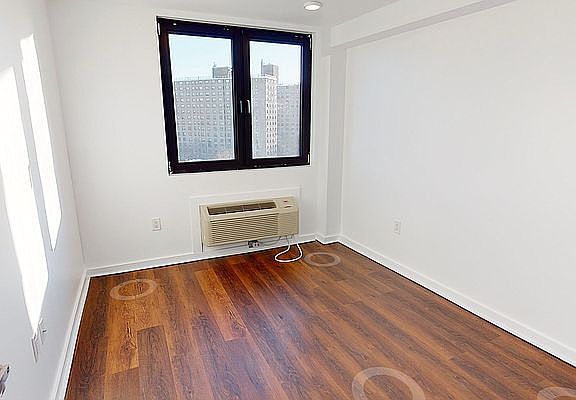 3rd image of 874 Willoughby Ave #809