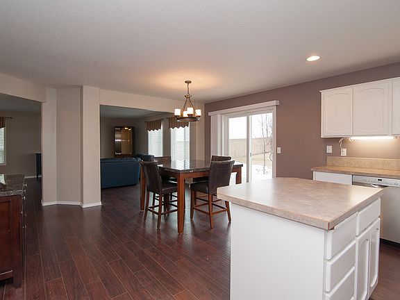4th image of 9811 Norfolk Dr