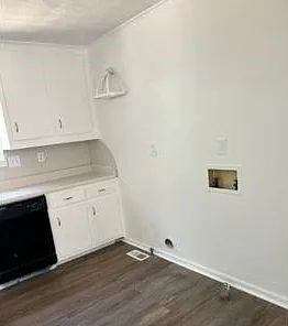 513 Center St — Photo 9