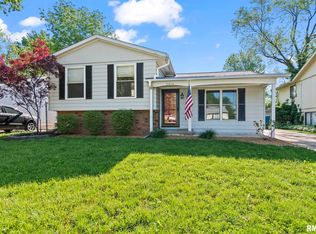 2016 Stonehenge Rd, Springfield, IL 62702