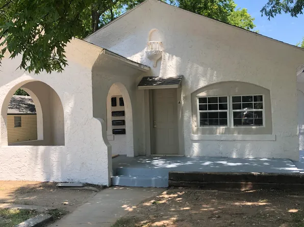 918 E 9th St APT A, Ada, OK 74820