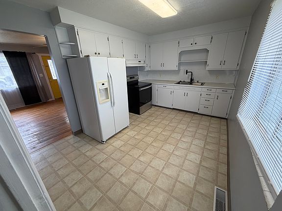 5th image of 1110 E 11 N