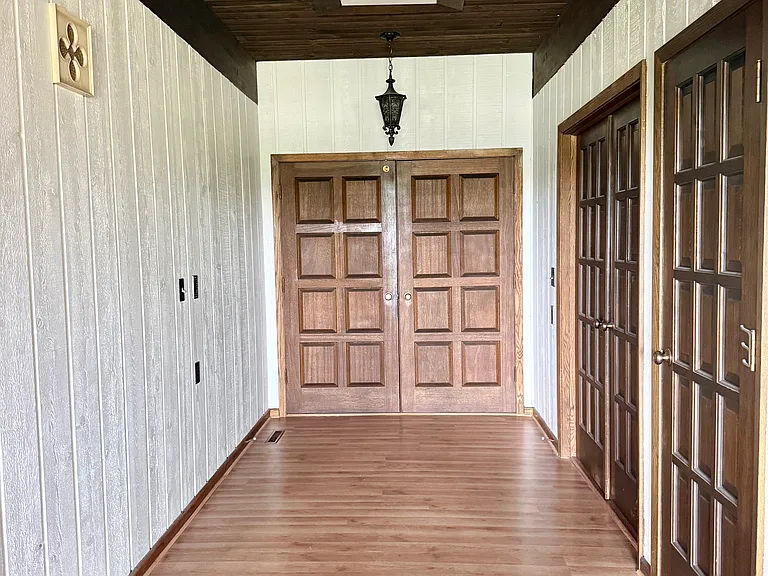 2950 Forestview Cir — Photo 8