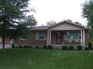 7913 Pickwick Ln, Louisville, KY 40219