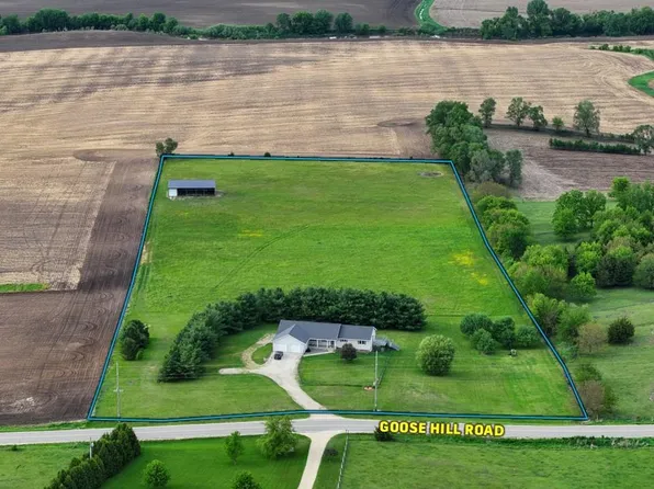 29289 Goose Hill Rd, Cascade, IA 52033