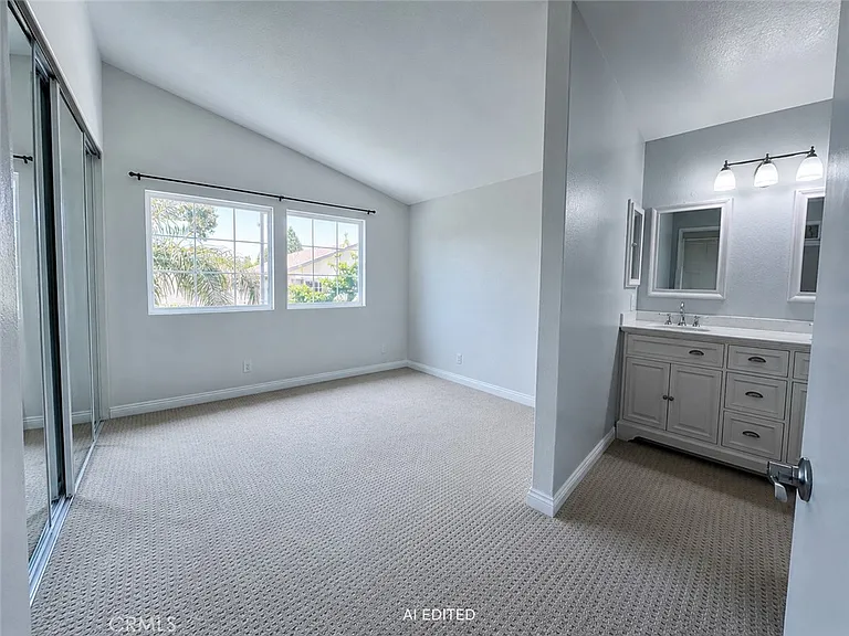 15 Southampton — Photo 8