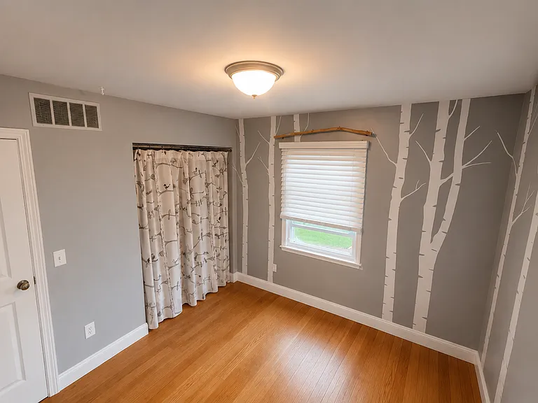 818 N Main St — Photo 22