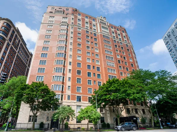 3800 N Lake Shore Dr #11E, Chicago, IL 60613