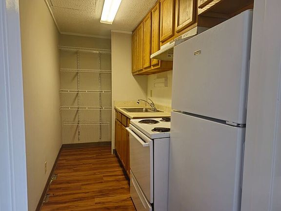 5th image of 772 Randler Ave
