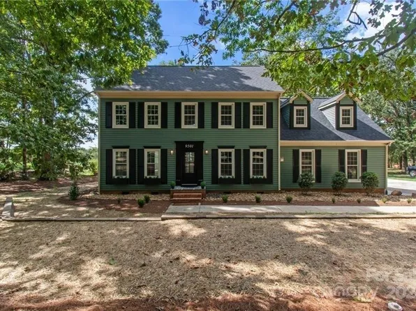 9501 Willowglen Trl, Charlotte, NC 28215