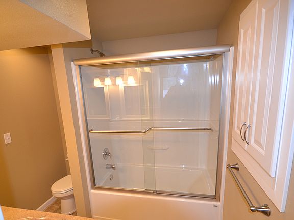 4th image of 4017 NE Derek Dr